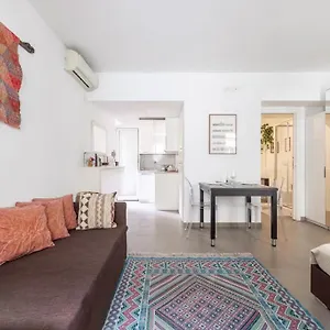 Apartamento Hospitalityrome Monti Leonina With Terrace, Roma